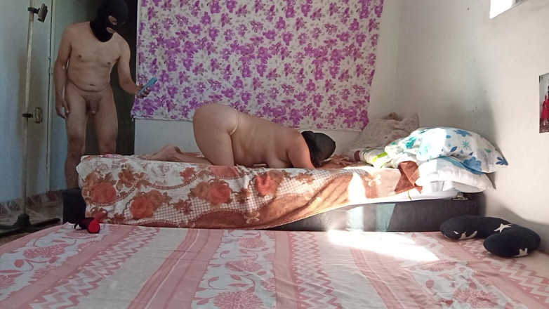 Bondage homemade mature: Маскований домашній мінет