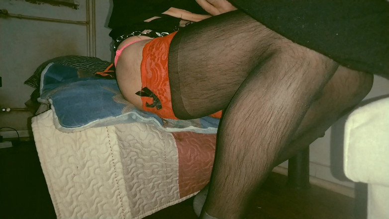 brake my ass: Banci cantik pantat kecil yang cantik melakukan dildo dubur dengan...