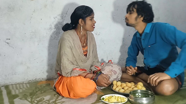 Vija: Aku lagi asik jilat pani puri dan setelah itu aku...