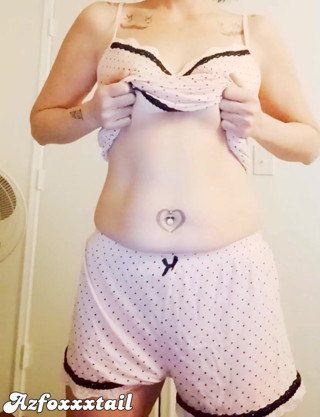 AzFoxxxTailPhelicia: Valentines day sexystrip