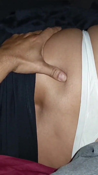 Domácí sex s bohatou kamarádkou mé přítelkyně