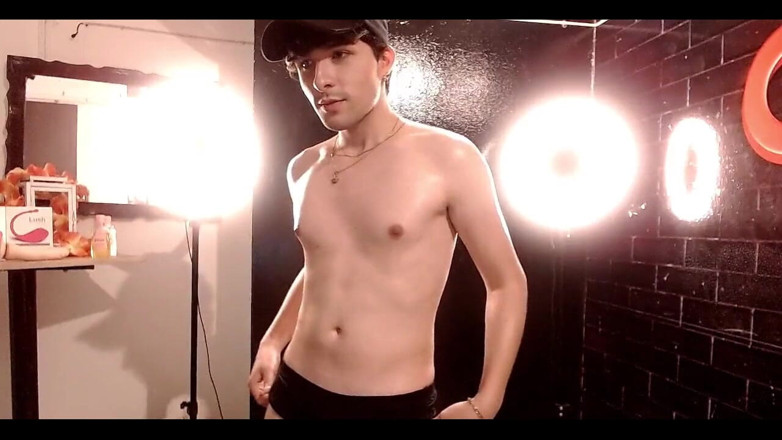 Diego_latinboy: Keep Watching