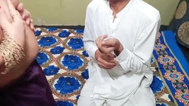 Hintli ateşli hizmetçi patronu Hintli desi tarafından sert domaltılarak sikiliyor