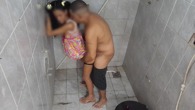Bebes vagabundas: Stepdaughter with a Beautiful and Large Butt Thanks Her Stepdad...