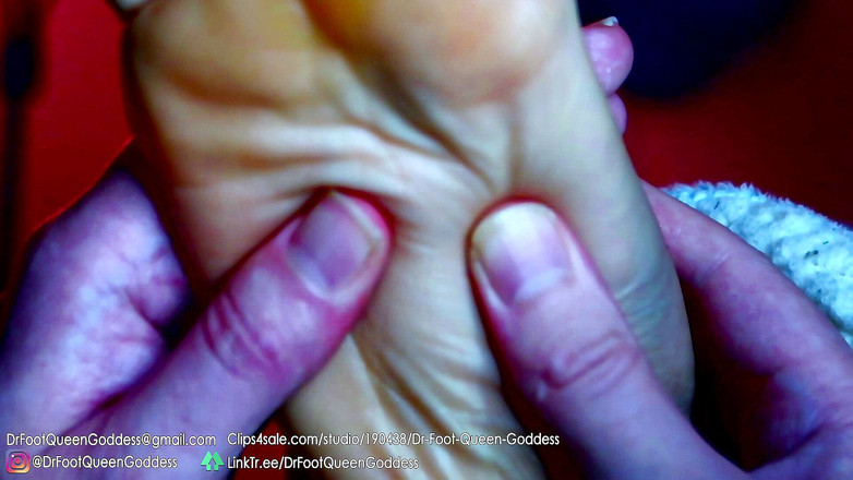 Dr. Foot Queen Goddess: Лосьонный массаж с морщинистыми подошвами, часть 2