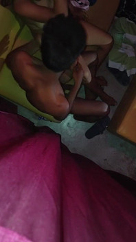 Heiße indische ehefrau von dem besten freund ihres ehemanns hindi sex gefickt
