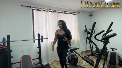 DaniClark: Hamba mengongkek atlit di gim