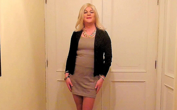 HectorChile1969: Crossdresser Fernanda Gomez Blondie doma