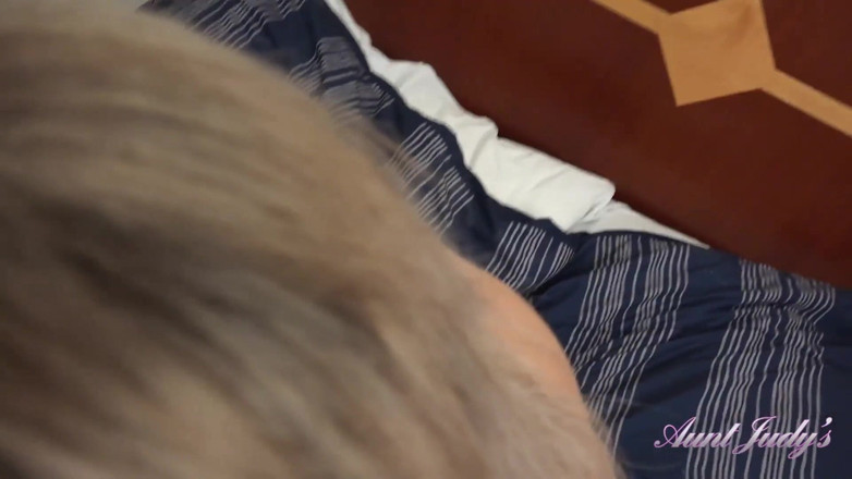 Aunt Judy's: AuntJudys - 35 yo milf Elle (virtual pov)