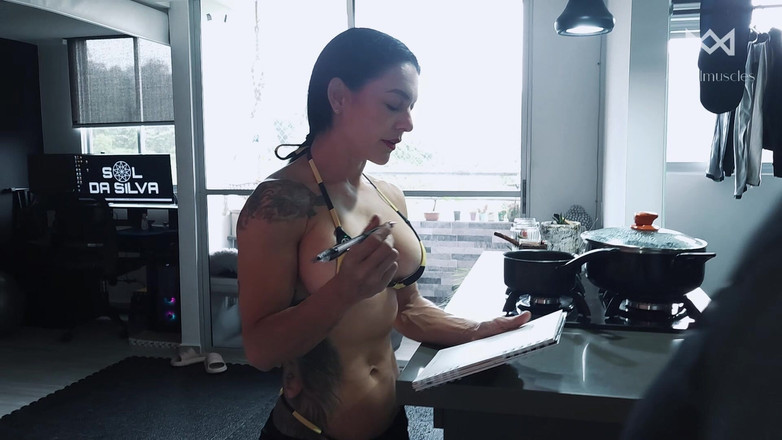 Angelmuscles: Rozvozka neodolá a masíruje mi břicho??