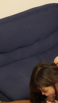Une Japonaise prend une grosse bite noire en elle