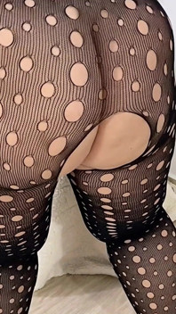 Madura loira com uma bunda grande me seduz com sua lingerie sensual e seus peitos deliciosos e me faz gozada dentro dela