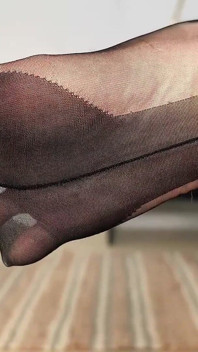 Seamed Nylon Feet & Extreme Heels