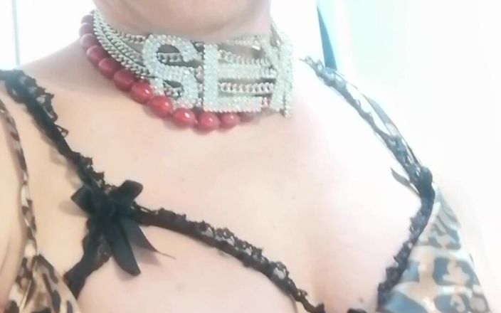 The hot Martina: Martina si cewek hot