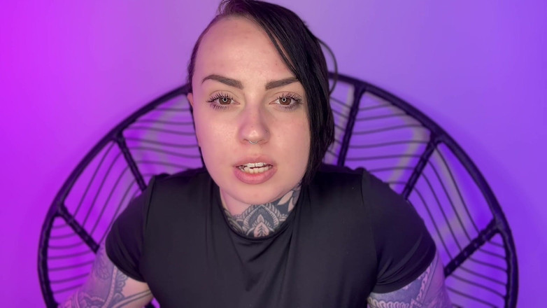 Miss Valentina: Nóng bỏng hơn vợ của bạn