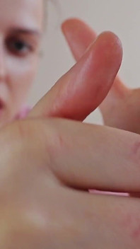 Beißende finger zum ersten mal