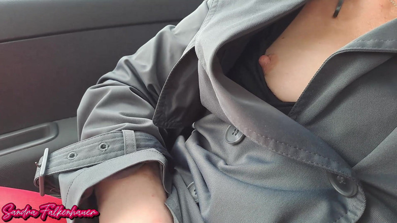 Sandra Falkenhauer: Bez majtek w czerwonych rajstopach