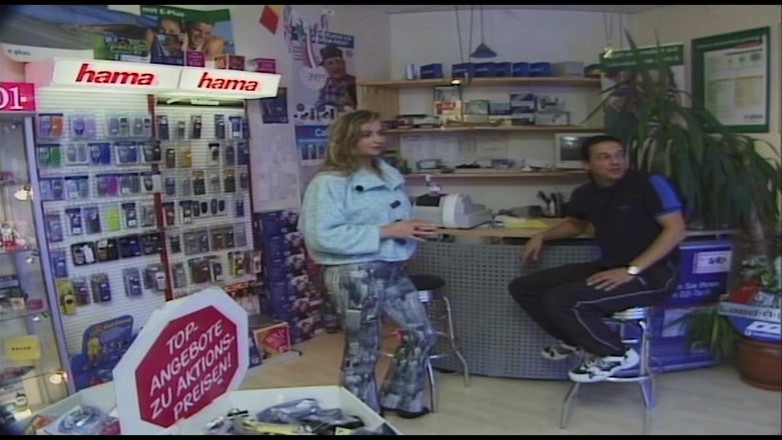 MMV Films: Блондинка красуня смокче член у ванній і машині