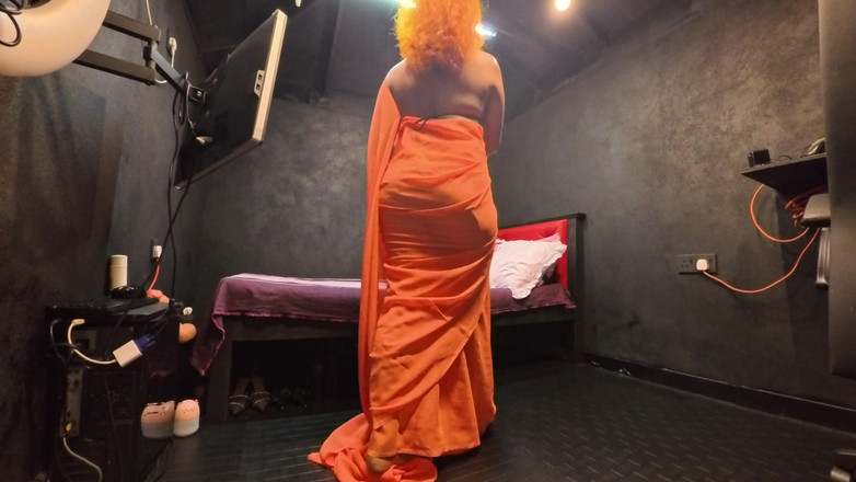 Beauty7Angels: Çıplak büyük götlü kraliçe Nilmini Sheron ile saree denemesi