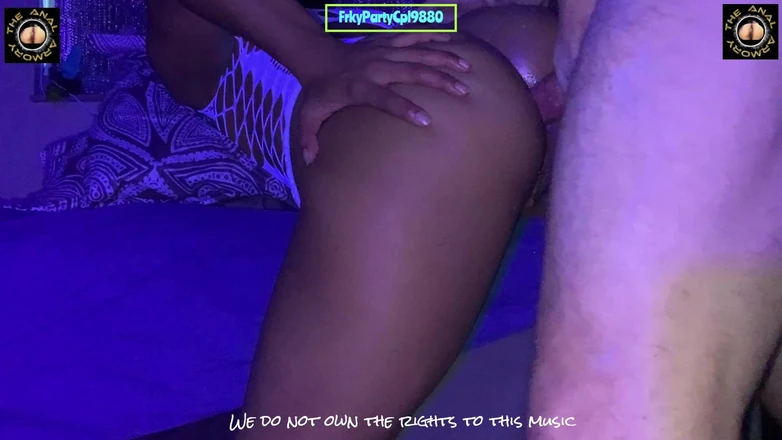 FrkyPartyCpl9880: 操水注射注射在nadia的菊花里