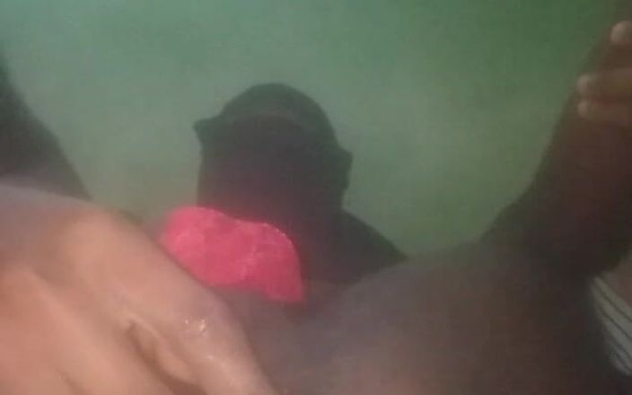 Badman4606: 내 큰 흑인 자지를 쓰다듬는 걸 좋아해.
