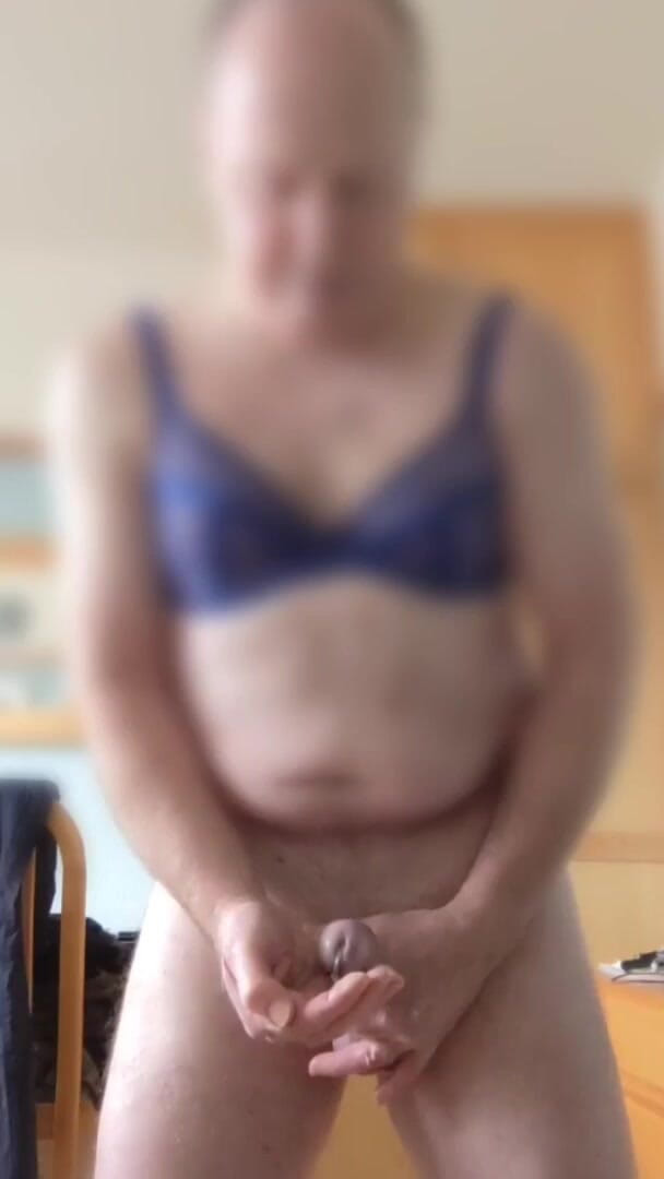Bellhead: Slow motion bra time fun