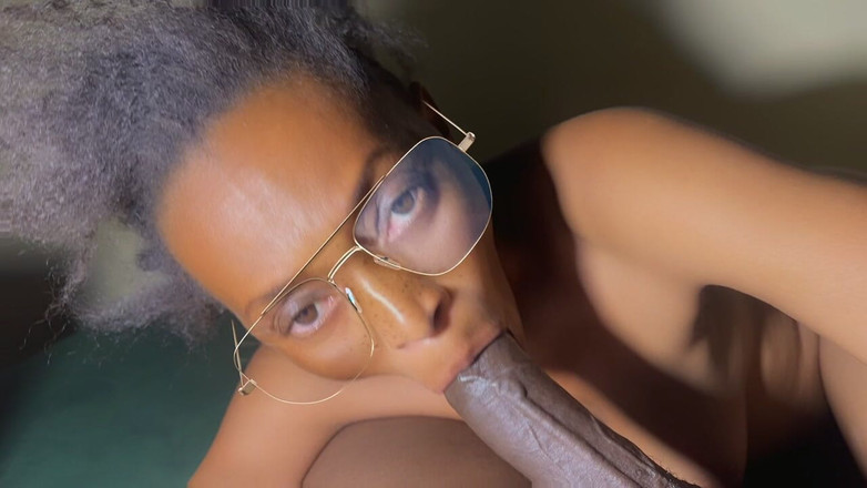 Seductive Fatuma: Baştan çıkarıcı fatuma üvey erkek kardeşini sakso çekiyor