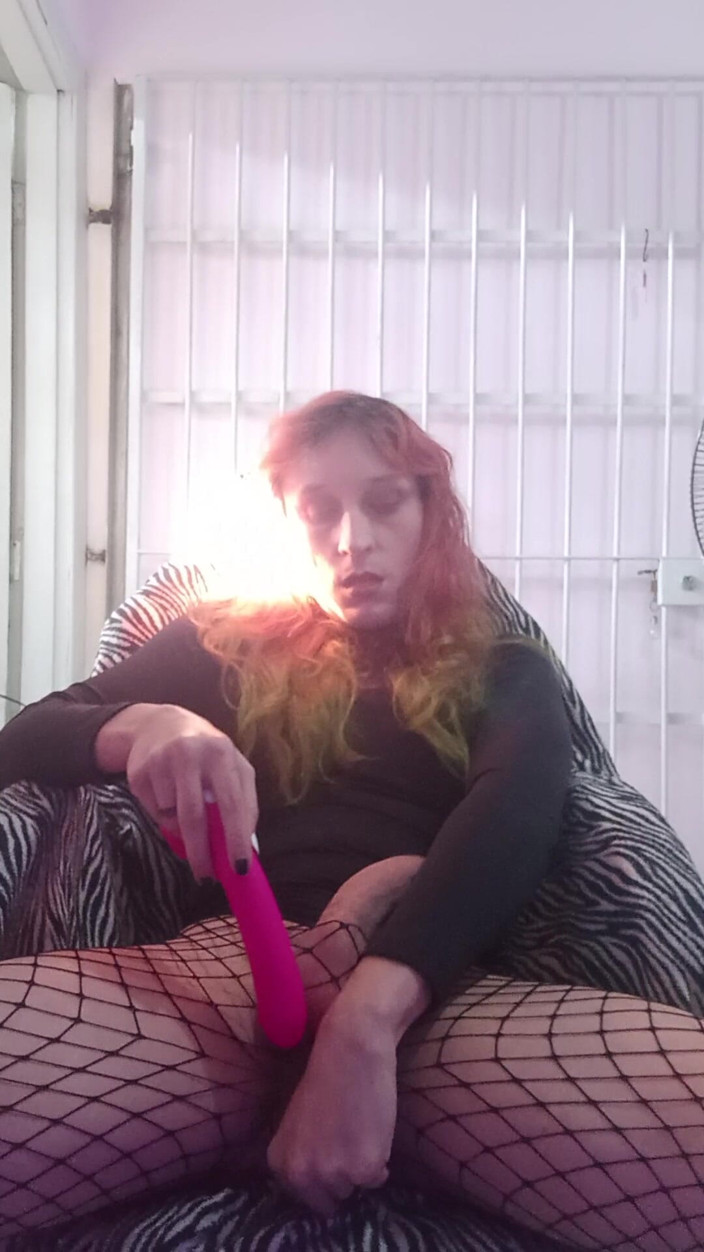 Nyxie Branco: Spielzeug und Sissyhypno