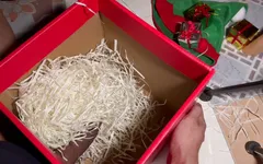 Unboxing santa geschenk-box.