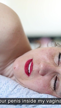 Vieni nella jacuzzi e pulisci la mia schiena