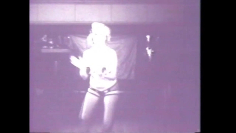 The Unforgettable: Jeneny Lee si Penari