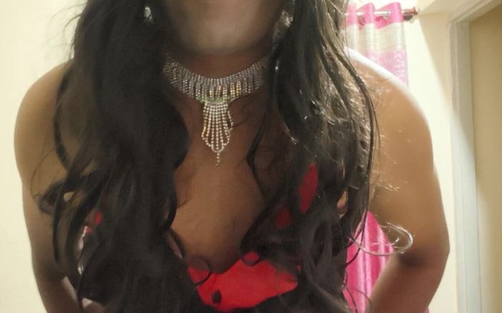 Nisha_Priya: Nisha priya Sissy用她热辣的性感屁股洞展示她性感的大鸡巴
