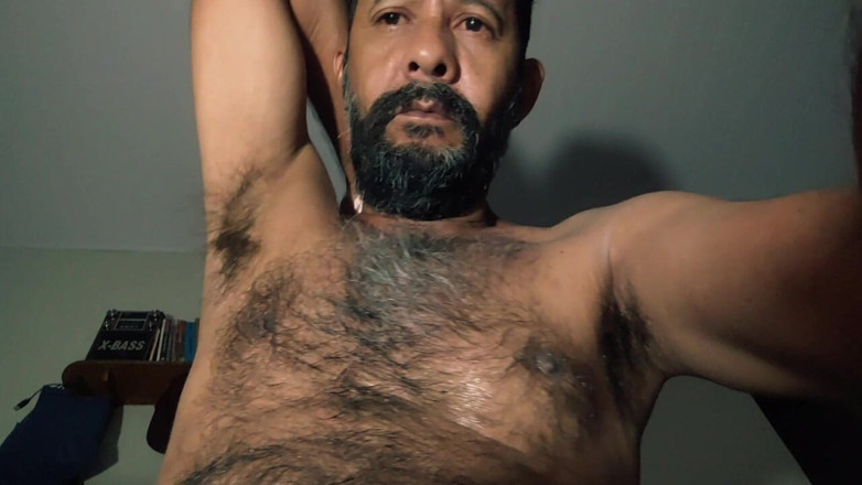 Rock F hairy: 湿った体