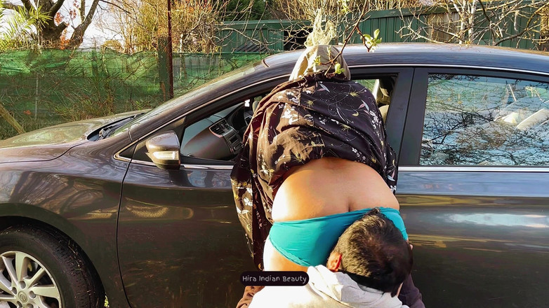 Hot 365 Entertainments: Une MILF En Hijab Se Fait Baiser Dans Une Voiture...