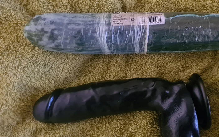 freakbear1357: Jag leker med herr gurka