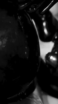 Curvă de cauciuc futută fără milă - Black and White Edition (1080p Full HD)