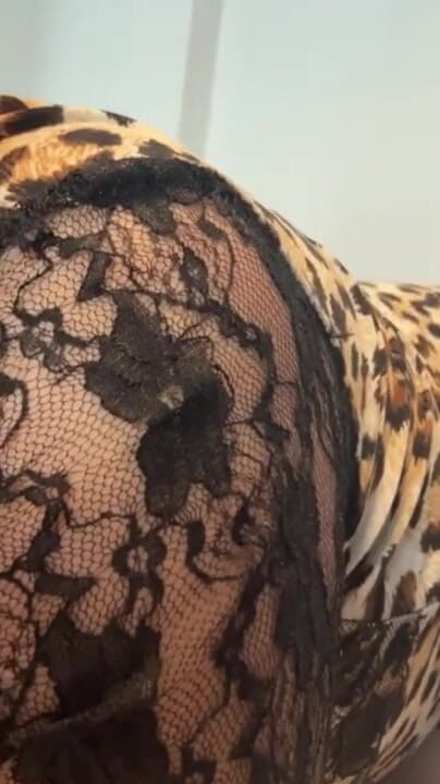 Guess What? (Fap top)