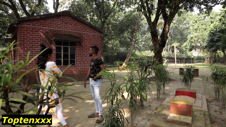 TopTenXXX Premium: Indický první sex na rande s krásnou přítelkyní