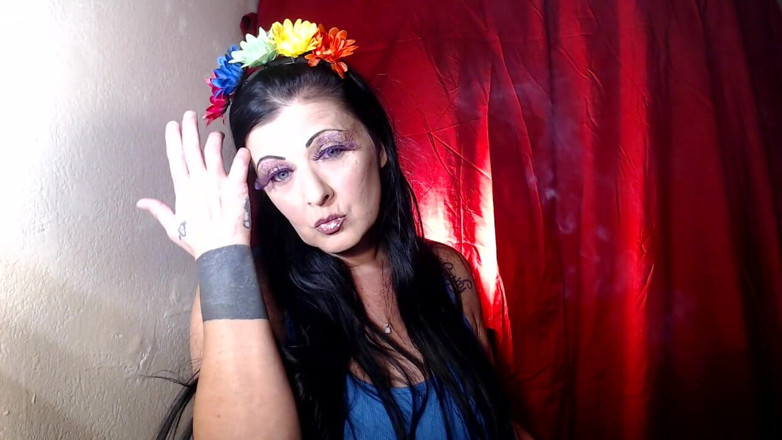 Abby Anna: Virginia schlanke 120 power rauchendes milf