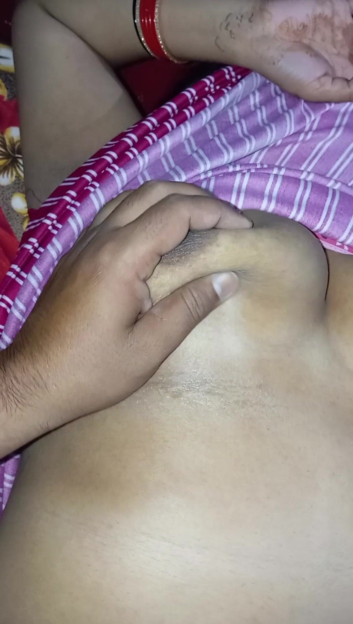 Manjushukla: Tante seksi india dengan memek aduhai