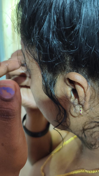 Realmallucouplevlog: वीडियो देखने के साथ चुदाई का मजा ले रही लड़की