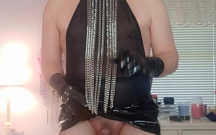 Victoria Lecherri: Dominatrix Victoria busca chicos de gusano!