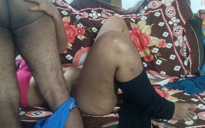 Pushpa studio: Istri nakal ini lagi asik dijilat habis-habisan di sofa