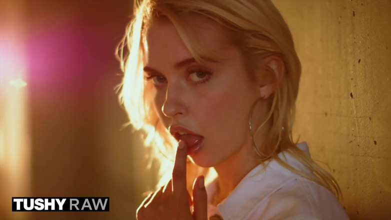 Tushyraw: TUSHYRAW - She needed a huge hard cock to gape her...