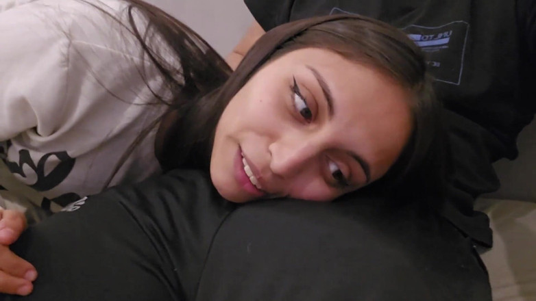 LoverDevilx: POV - Mi Amigo Me Desafió a Ver Su Enorme Polla...