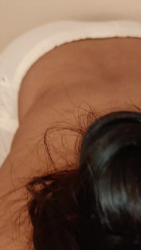 ホットなインドの義理の妹は、義理の兄弟に犯されるために彼女の夫をだました