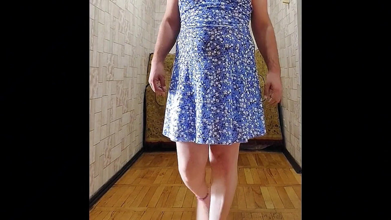 Kitty_Cross: 甜美的在夏日微风中穿过花园