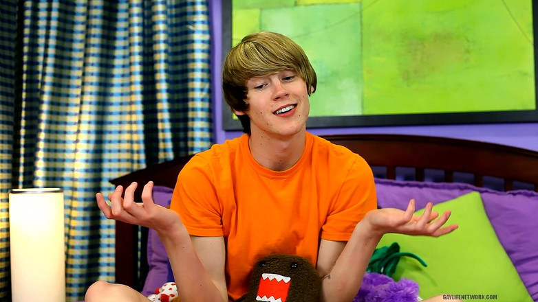 Lollipop Twinks: Smalltalk mit Elijah mit dickem schwanz