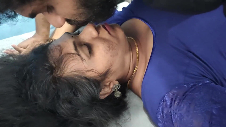 Vaishnavysharunraj: Saree romance longo lip lock com foda dura por casal...