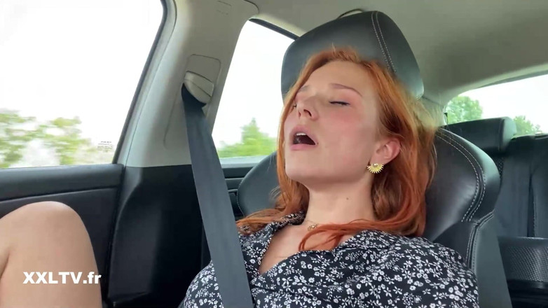 XXLTVFR: Clemence Audiard si masturba in macchina